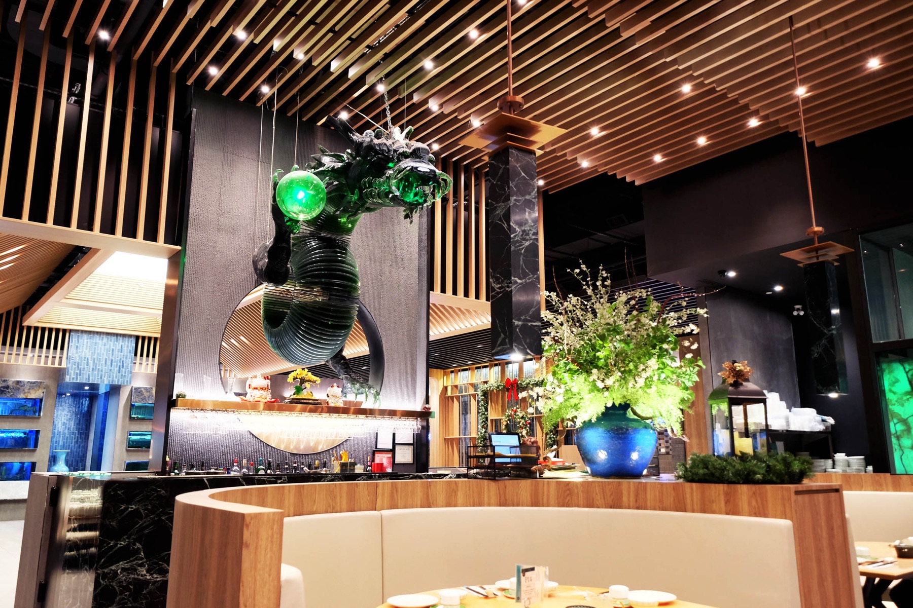 The Queen Seafood, Concept