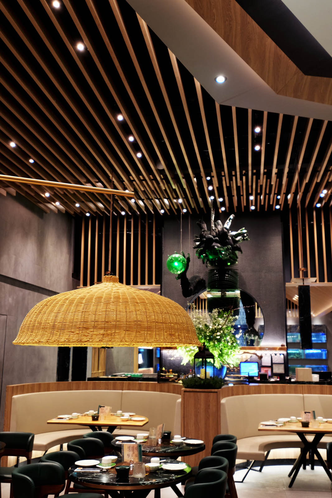 The Queen Seafood, Concept